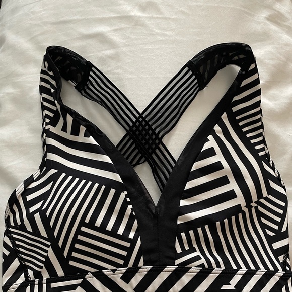 Victorias Secret Sports Bra - Picture 2 of 2